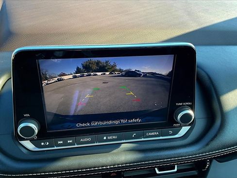 Used 2023 Nissan Rogue S image 20