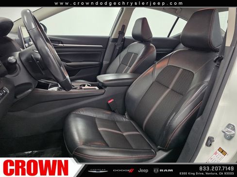 Used 2024 Nissan Altima 2.5 SR FWD image 19