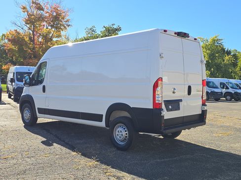 Used 2025 RAM ProMaster 2500 w/ Convenience Group image 3