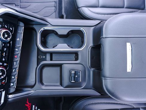 Used 2025 GMC Sierra 2500 Denali w/ Denali Reserve Package image 18