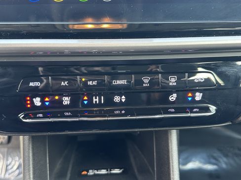 Used 2023 Chevrolet Bolt EUV LT w/ Convenience Package image 29