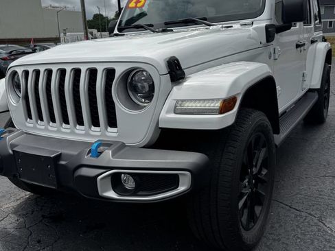 Used 2023 Jeep Wrangler Unlimited Sahara w/ Cold Weather Group AWD/4WD image 1