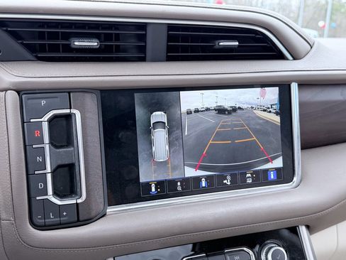 Used 2022 GMC Yukon Denali w/ Denali Premium Package image 13