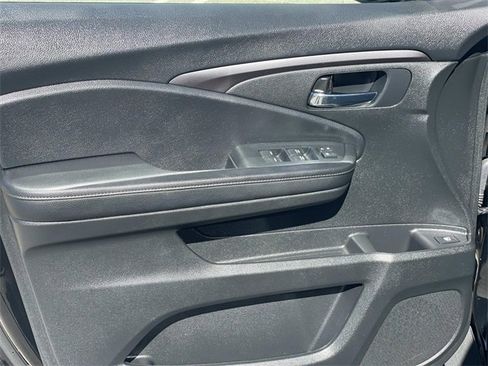 Used 2022 Honda Pilot Sport image 18