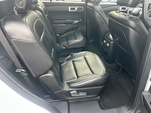 Used 2020 Ford Explorer XLT w/ Equipment Group 202A AWD/4WD image 20