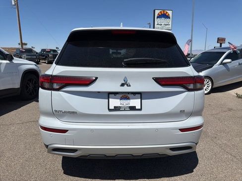 Used 2024 Mitsubishi Outlander SE FWD image 5