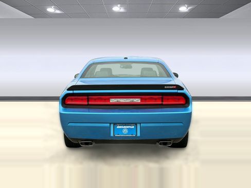 Used 2009 Dodge Challenger SRT8 w/ Spring Special Group RWD image 10