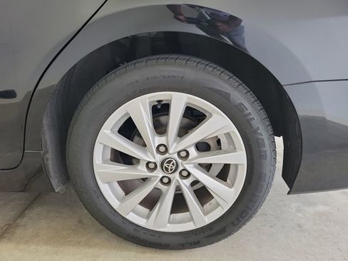 Used 2022 Toyota Camry LE FWD image 11