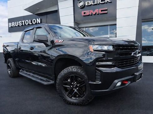 Used 2021 Chevrolet Silverado 1500 LT Trail Boss w/ Convenience Package II image 4