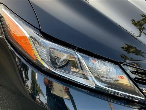 Used 2019 Toyota Camry LE image 25