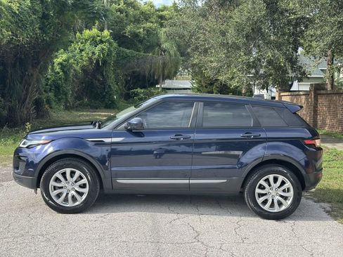 Used 2019 Land Rover Range Rover Evoque SE AWD/4WD image 2