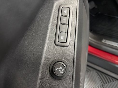 Used 2019 Chevrolet Equinox Premier FWD image 25