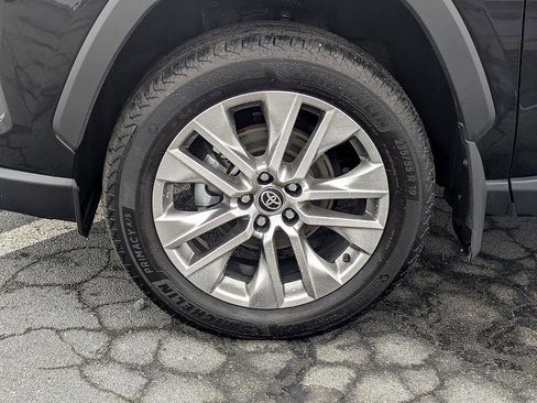 Used 2025 Toyota RAV4 XLE Premium image 10