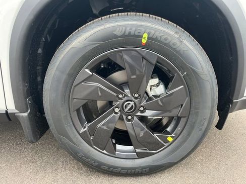 New 2026 Nissan Rogue SV AWD/4WD image 10
