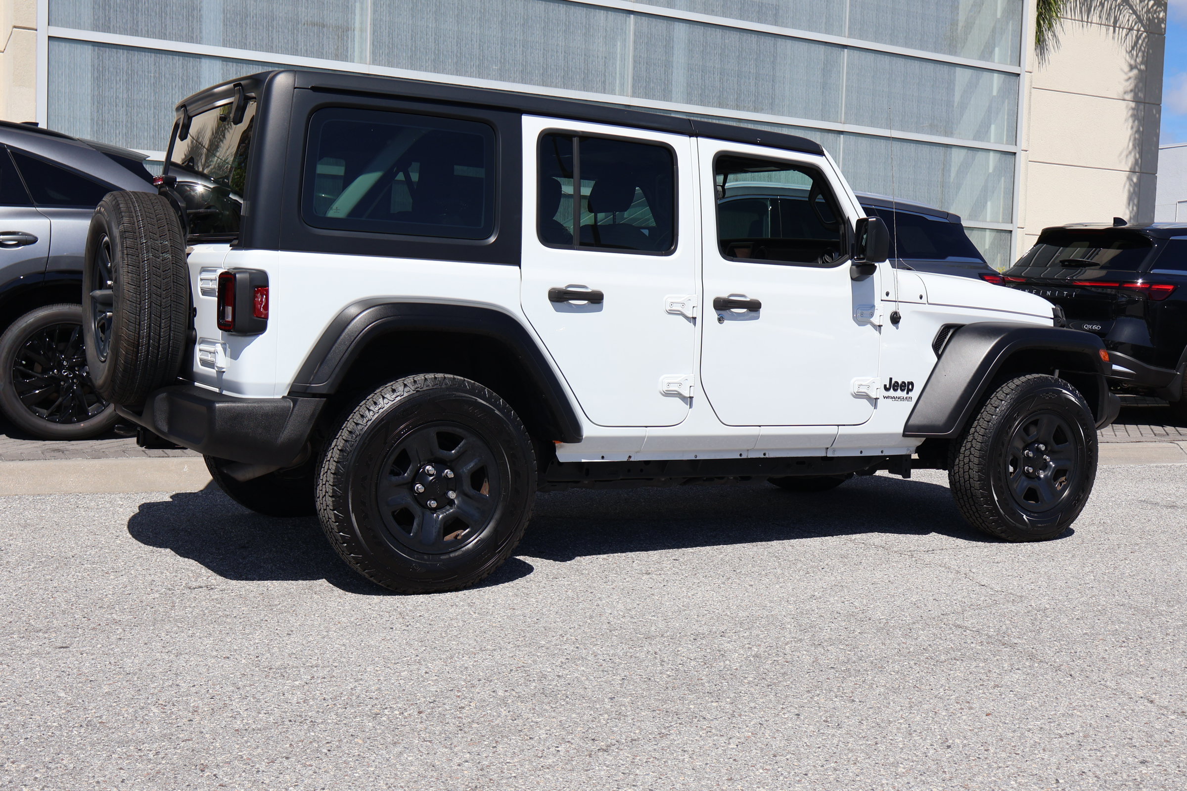 Used 2022 Jeep Wrangler Unlimited Sport AWD/4WD image 7