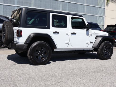 Used 2022 Jeep Wrangler Unlimited Sport AWD/4WD image 7