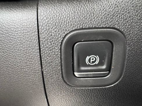 Used 2019 Chevrolet Silverado 1500 LT w/ All-Star Edition AWD/4WD image 10