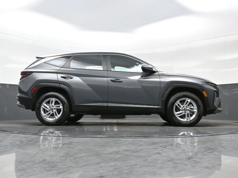 Certified 2026 Hyundai Tucson SE image 30