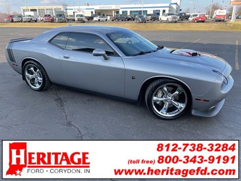 Used 2016 Dodge Challenger R/T Scat Pack image 1