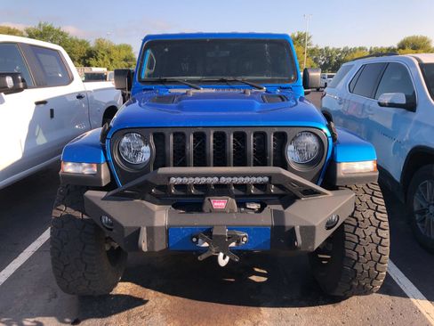 Used 2021 Jeep Gladiator Overland w/ Popular Equipment Package AWD/4WD image 2