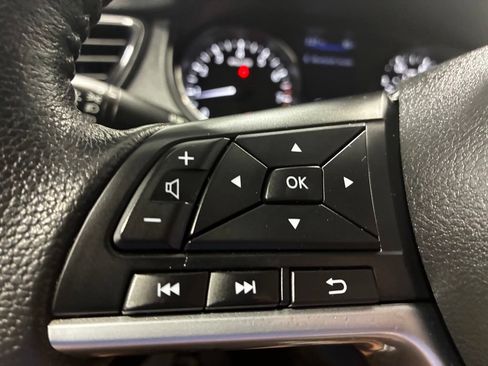 Used 2019 Nissan Rogue SV AWD/4WD image 19