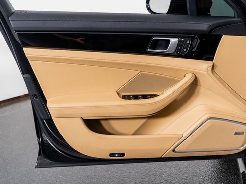 Used 2022 Porsche Panamera 4 Platinum Edition image 51