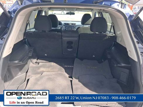 Used 2017 Nissan Rogue S w/ Appearance Package AWD/4WD image 10