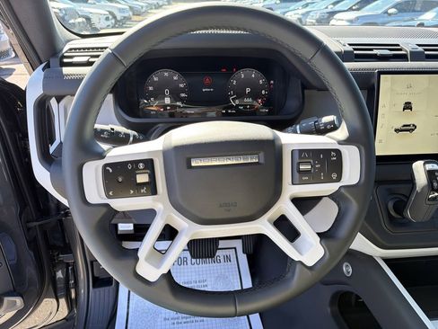 Used 2025 Land Rover Defender 110 S image 22