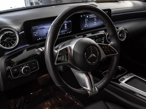 Used 2025 Mercedes-Benz CLA 250 4MATIC image 4