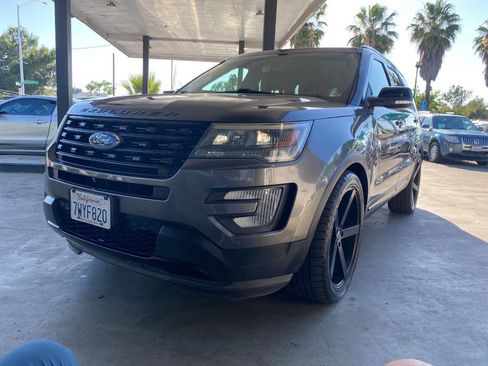 Used 2017 Ford Explorer Sport w/ Equipment Group 401A AWD/4WD image 2
