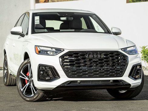 Certified 2025 Audi Q5 2.0T Premium Plus w/ Premium Plus Package AWD/4WD image 4