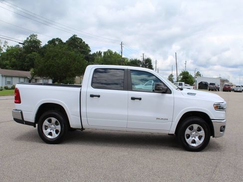 Used 2025 RAM 1500 Big Horn AWD/4WD image 9