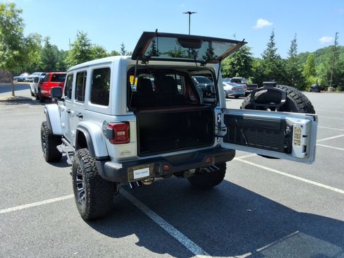 Used 2023 Jeep Wrangler Unlimited Rubicon 392 AWD/4WD image 18