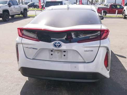 Used 2022 Toyota Prius Prime Limited FWD image 8