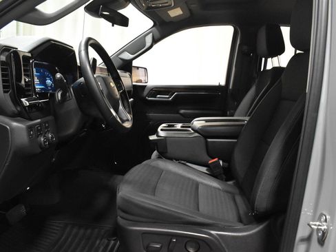 Used 2024 Chevrolet Silverado 1500 LT AWD/4WD image 3