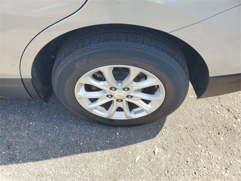 Used 2019 Chevrolet Equinox LT image 6