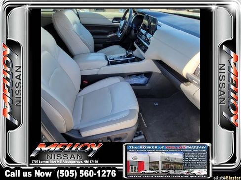 Used 2023 Nissan Pathfinder SL image 16