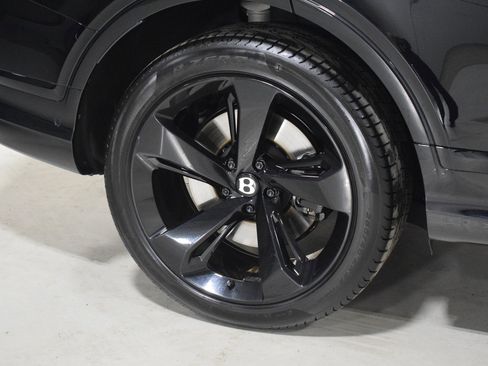 Certified 2023 Bentley Bentayga image 6