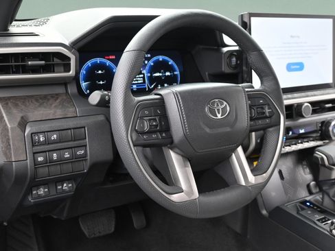 Used 2025 Toyota Tacoma Limited AWD/4WD image 13