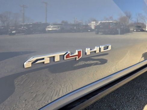 Used 2024 GMC Sierra 2500 AT4 w/ Technology Package image 10