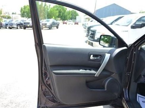 Used 2013 Nissan Rogue SV AWD/4WD image 9