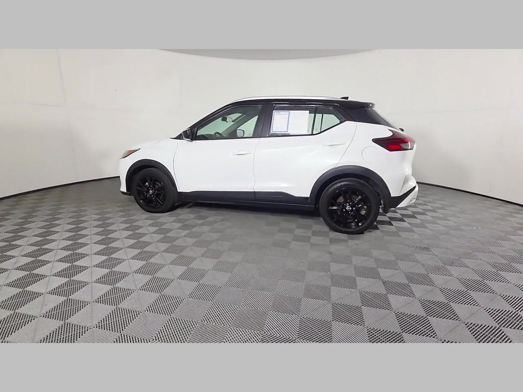 Used 2022 Nissan Kicks SV FWD image 44