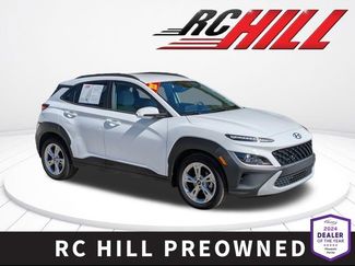 Used 2022 Hyundai Kona SEL video 1