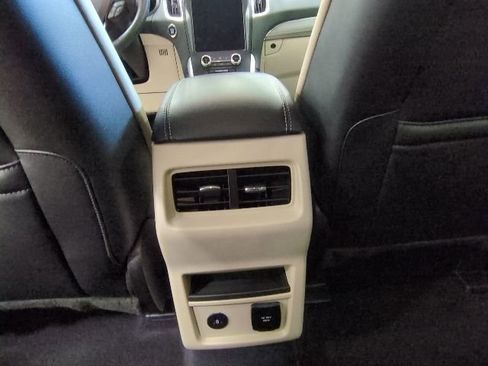 Used 2023 Ford Edge Titanium AWD/4WD image 17