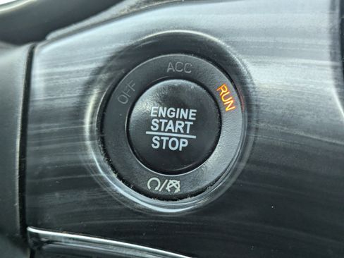 Used 2022 Jeep Grand Cherokee Limited image 20