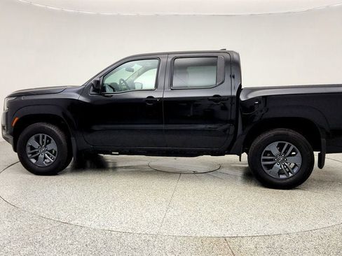 Used 2025 Nissan Frontier SV image 8