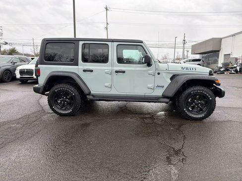 Used 2023 Jeep Wrangler Unlimited w/ Cold Weather Group image 7