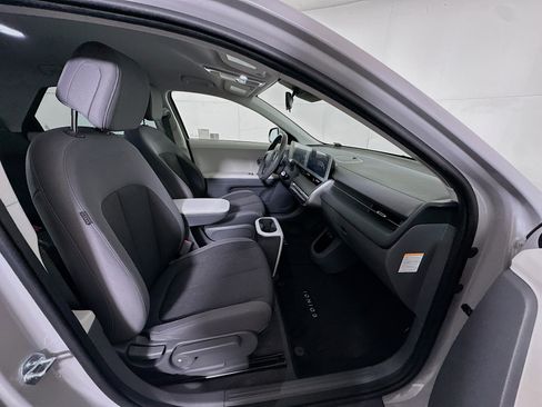 Used 2024 Hyundai Ioniq 5 SE RWD image 30