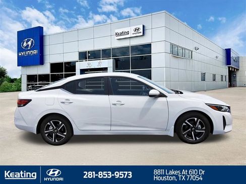 Used 2025 Nissan Sentra SV w/ All-Weather Package FWD image 4