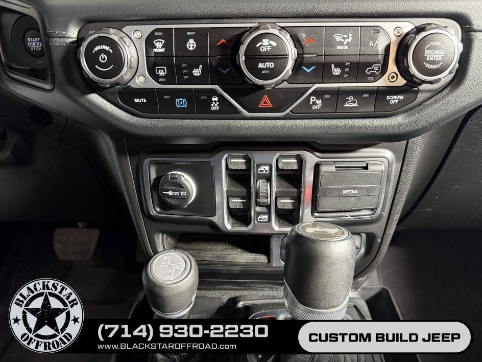 Used 2024 Jeep Wrangler High Altitude AWD/4WD image 30